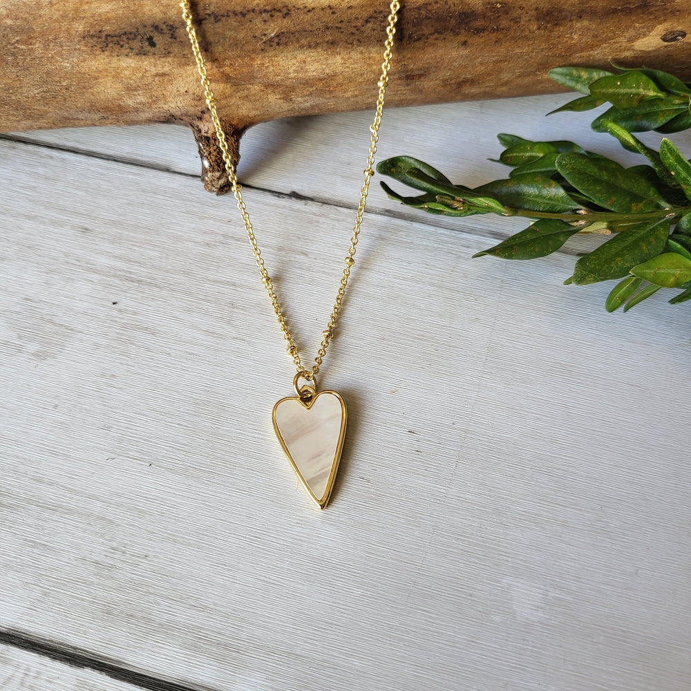 Mother Of Pearl Gold Heart Rolo Chain Necklace